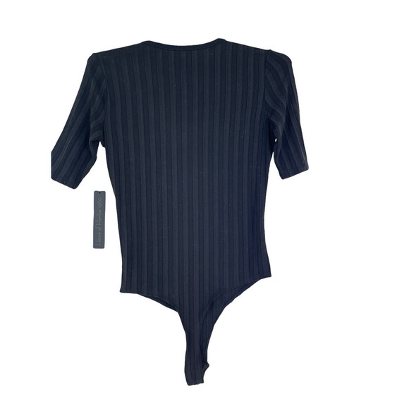 NWT HOUSE OF HARLOW BLACK RIB KNIT SHORT SLEEVE BUTTON BODYSUIT - Picture 3 of 5